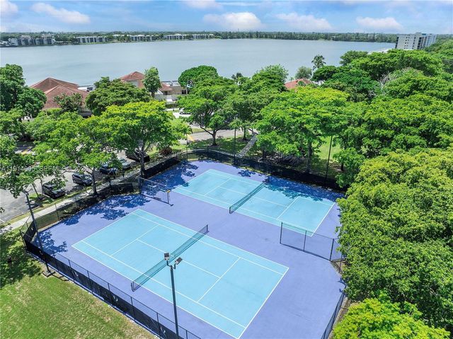 105 Lake Emerald Drive 216, Oakland Park, FL 33309