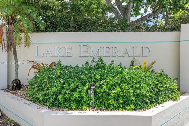 105 Lake Emerald Drive 216, Oakland Park, FL 33309