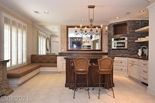 251 South Green Valley Parkway 5821, Henderson, NV 89012