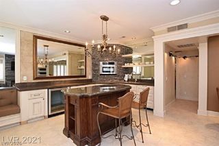 251 South Green Valley Parkway 5821, Henderson, NV 89012