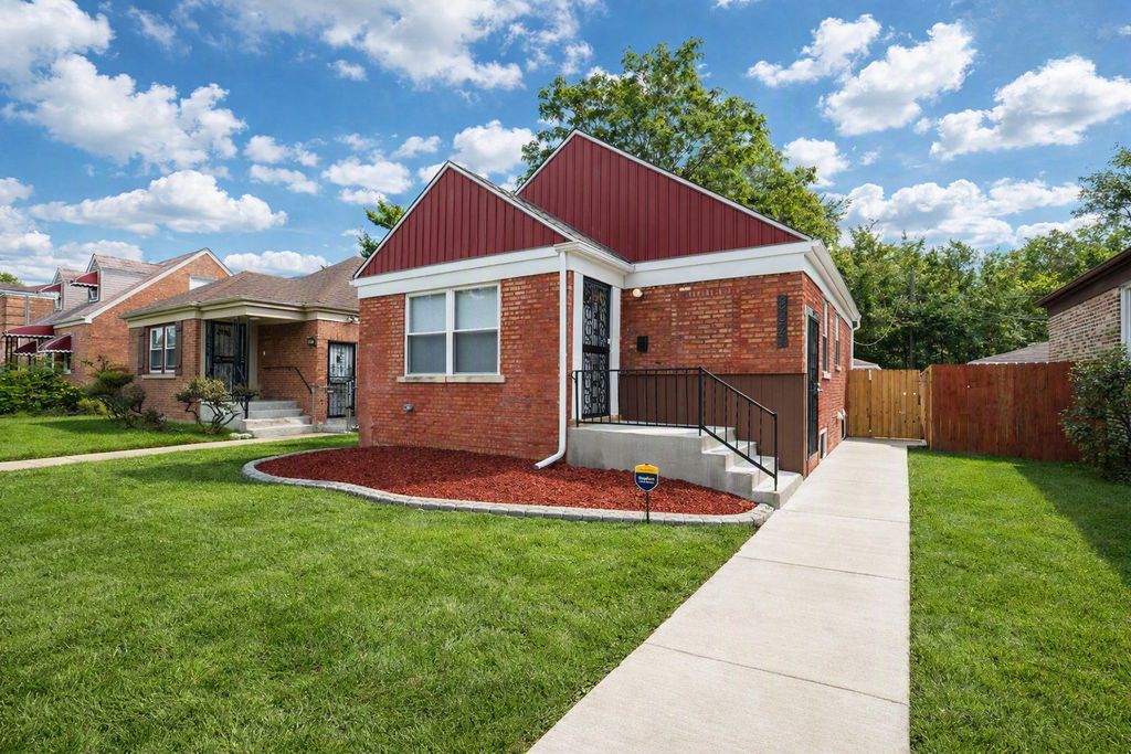 8821 S Eggleston Avenue, Chicago, IL 60620