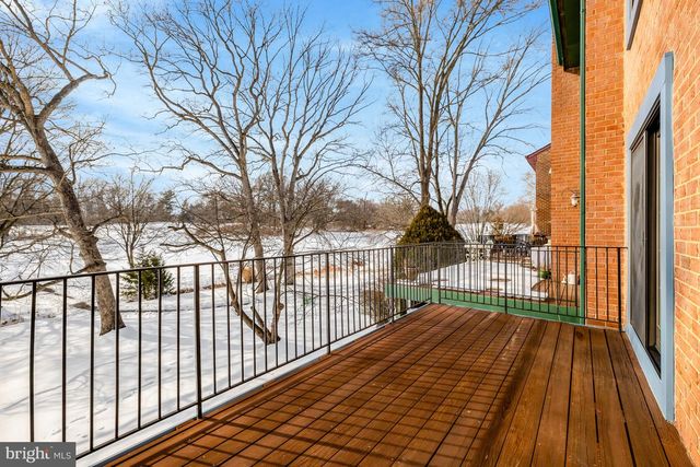 2120 GOLF COURSE DR, Reston, VA 20191