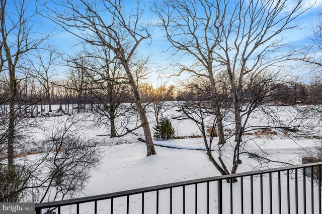 2120 GOLF COURSE DR, Reston, VA 20191