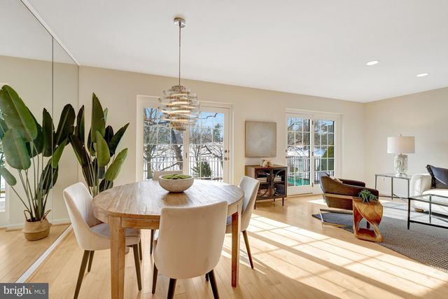 2120 GOLF COURSE DR, Reston, VA 20191