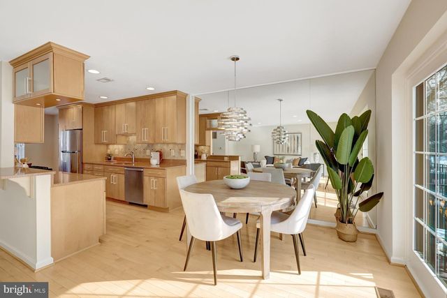 2120 GOLF COURSE DR, Reston, VA 20191