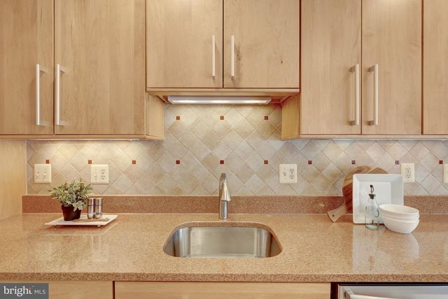 2120 GOLF COURSE DR, Reston, VA 20191