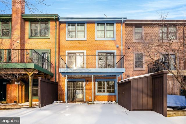 2120 GOLF COURSE DR, Reston, VA 20191