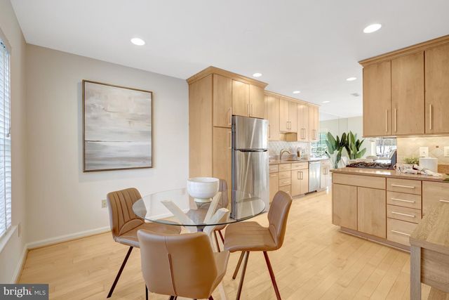 2120 GOLF COURSE DR, Reston, VA 20191