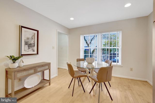 2120 GOLF COURSE DR, Reston, VA 20191