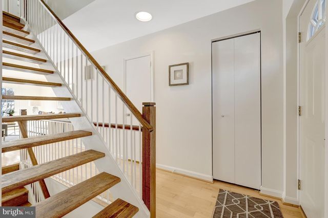 2120 GOLF COURSE DR, Reston, VA 20191