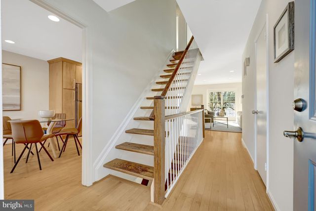 2120 GOLF COURSE DR, Reston, VA 20191