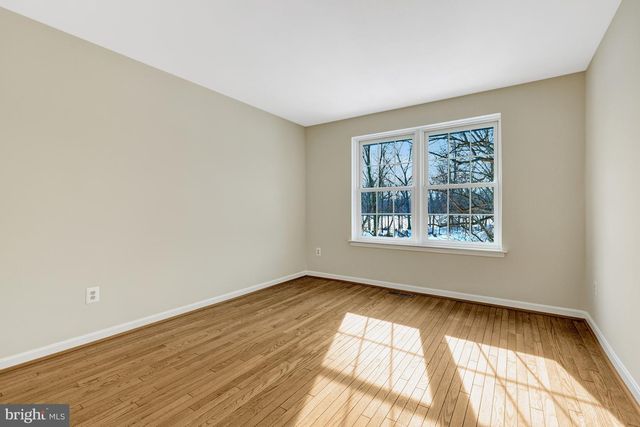 2120 GOLF COURSE DR, Reston, VA 20191