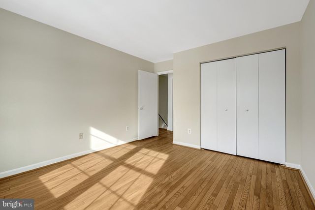 2120 GOLF COURSE DR, Reston, VA 20191