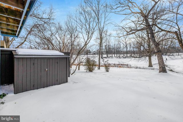 2120 GOLF COURSE DR, Reston, VA 20191