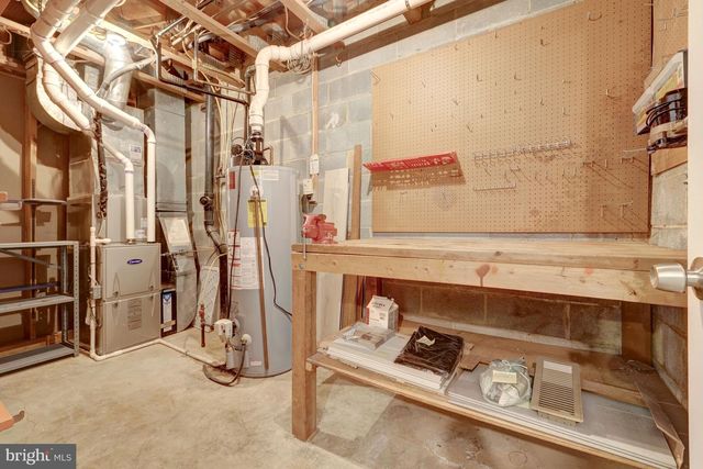 2120 GOLF COURSE DR, Reston, VA 20191