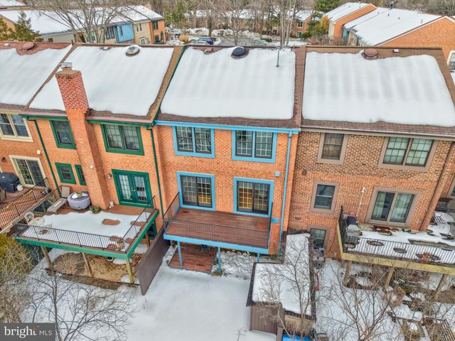 2120 GOLF COURSE DR, Reston, VA 20191