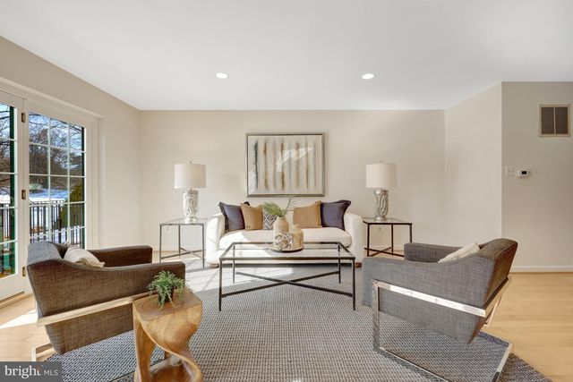 2120 GOLF COURSE DR, Reston, VA 20191