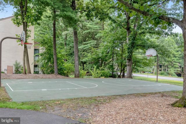2120 GOLF COURSE DR, Reston, VA 20191