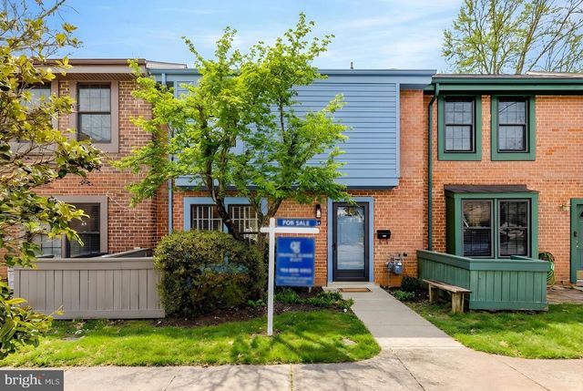 2120 GOLF COURSE DR, Reston, VA 20191