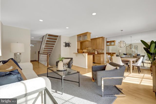 2120 GOLF COURSE DR, Reston, VA 20191