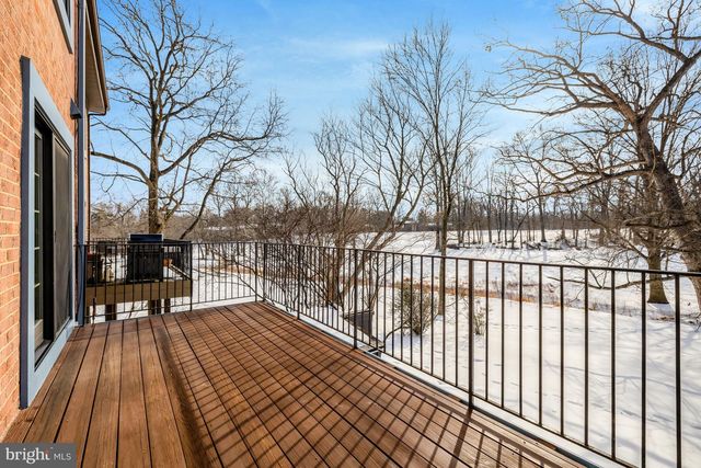 2120 GOLF COURSE DR, Reston, VA 20191