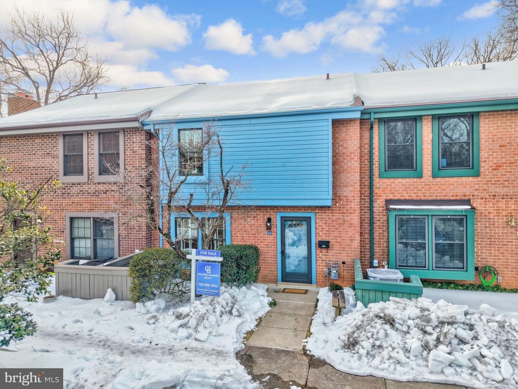 2120 GOLF COURSE DR, Reston, VA 20191