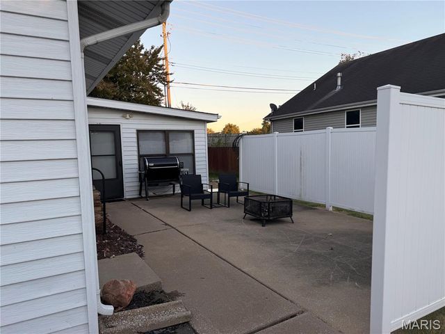 2 Country Farm Boulevard, St Peters, MO 63376