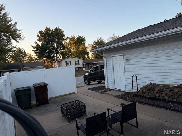 2 Country Farm Boulevard, St Peters, MO 63376