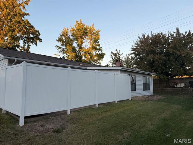 2 Country Farm Boulevard, St Peters, MO 63376