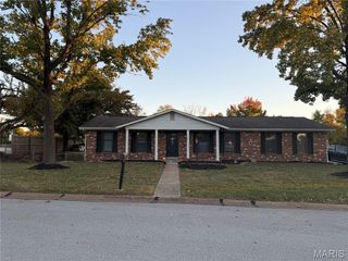 2 Country Farm Boulevard, St Peters, MO 63376