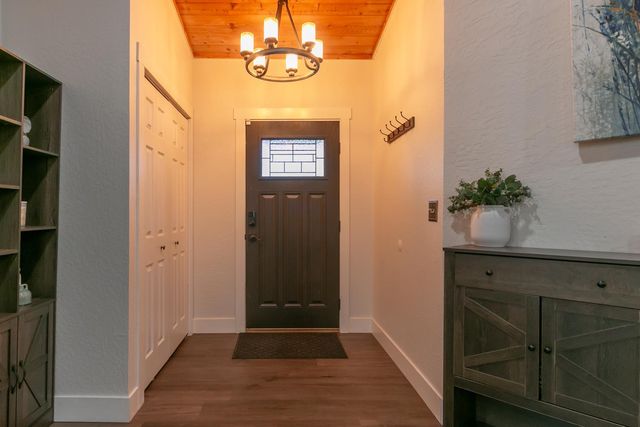 5068 Loch Leven Dr, Pollock Pines, CA 95726