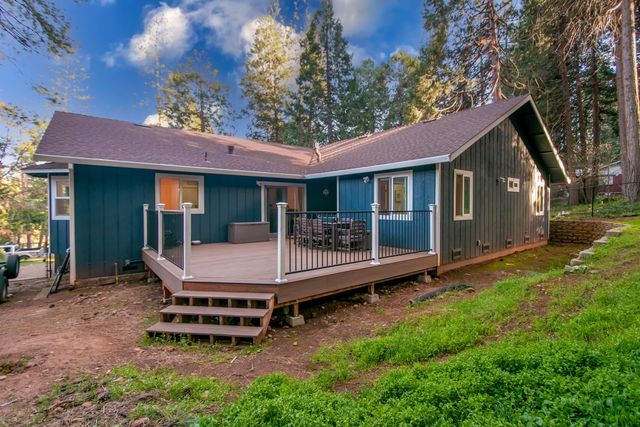 5068 Loch Leven Dr, Pollock Pines, CA 95726