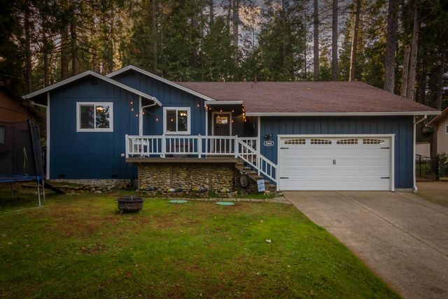 5068 Loch Leven Dr, Pollock Pines, CA 95726