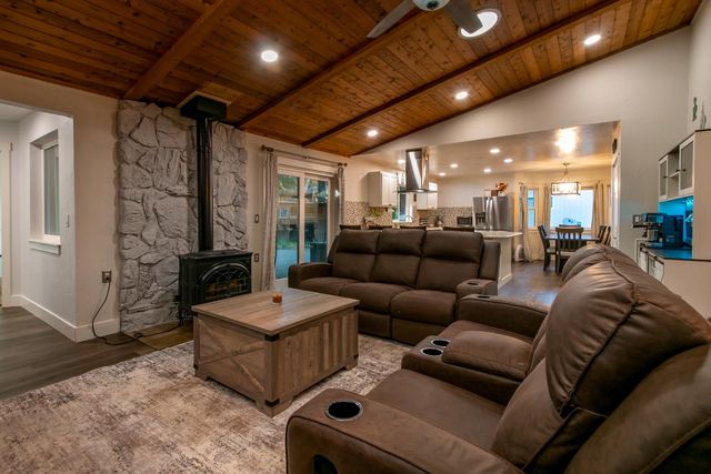 5068 Loch Leven Dr, Pollock Pines, CA 95726