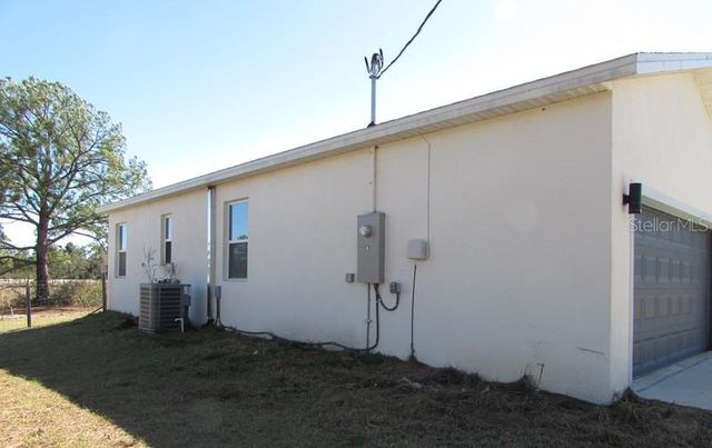 10 FISHER LOOP, Ocklawaha, FL 32179