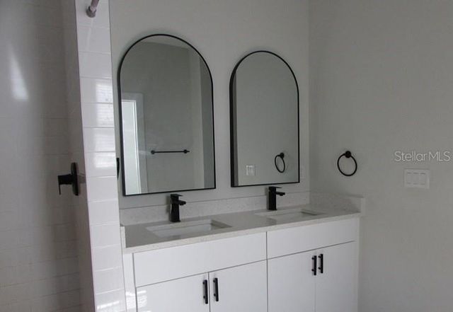 10 FISHER LOOP, Ocklawaha, FL 32179