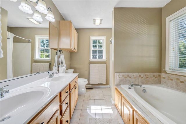 1425 Virginia Ridge DR, Hardy, VA 24101