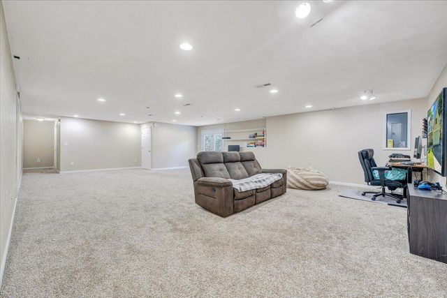 1425 Virginia Ridge DR, Hardy, VA 24101