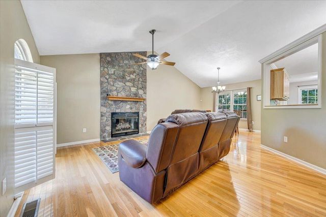 1425 Virginia Ridge DR, Hardy, VA 24101