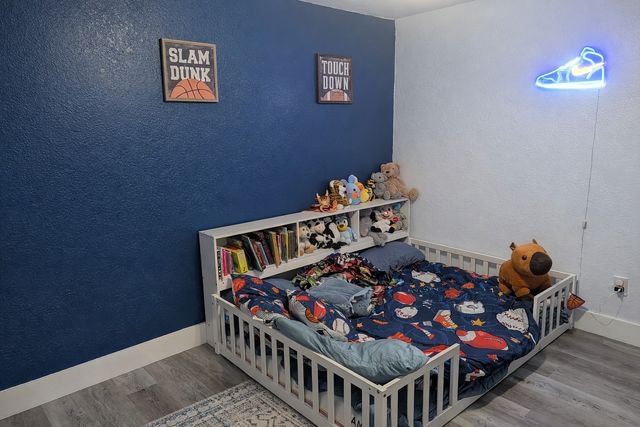 211 W Mcafee Drive, Mabank, TX 75147