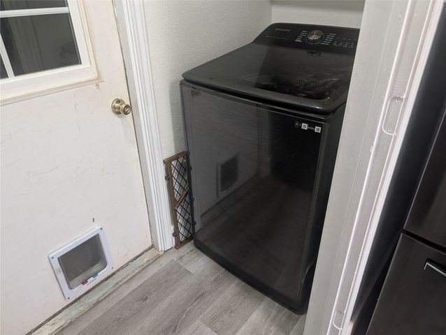 211 W Mcafee Drive, Mabank, TX 75147