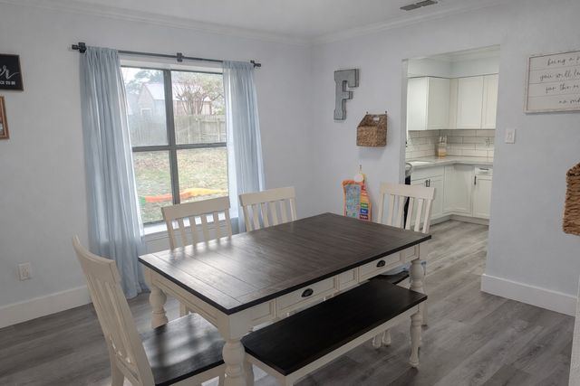 211 W Mcafee Drive, Mabank, TX 75147