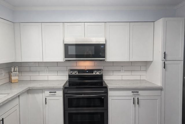 211 W Mcafee Drive, Mabank, TX 75147