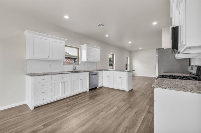 8542 Spring Creek Lane, Claremore, OK 74019