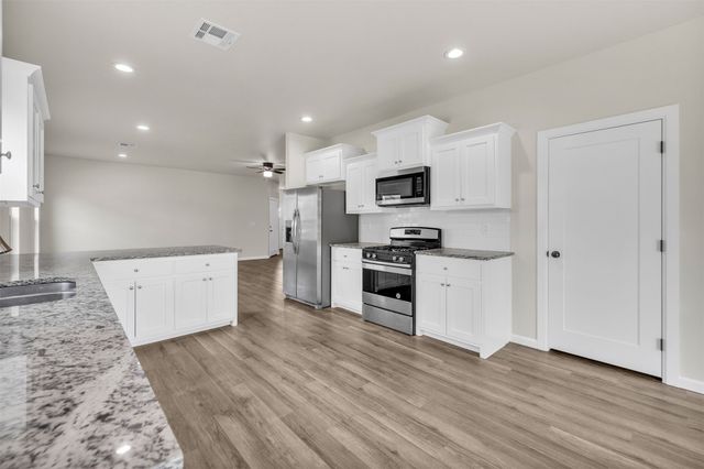 8542 Spring Creek Lane, Claremore, OK 74019