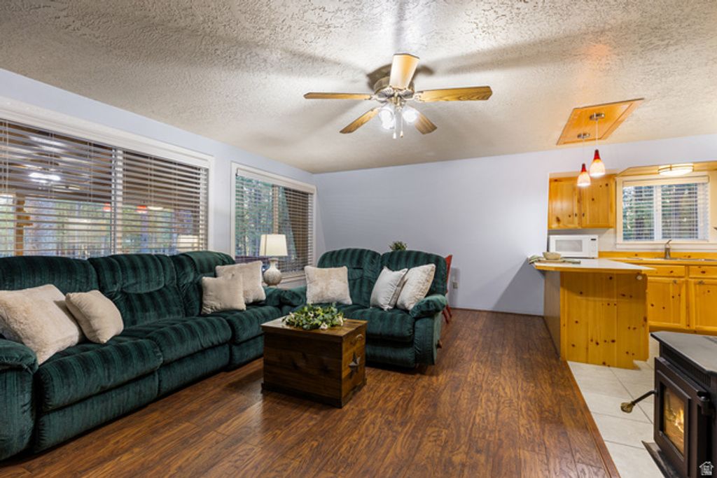Image 11 of property listing at 1250 N PIUTE DR, Kanab, UT 84741