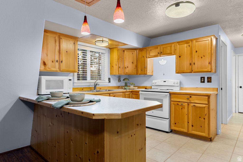 Image 12 of property listing at 1250 N PIUTE DR, Kanab, UT 84741