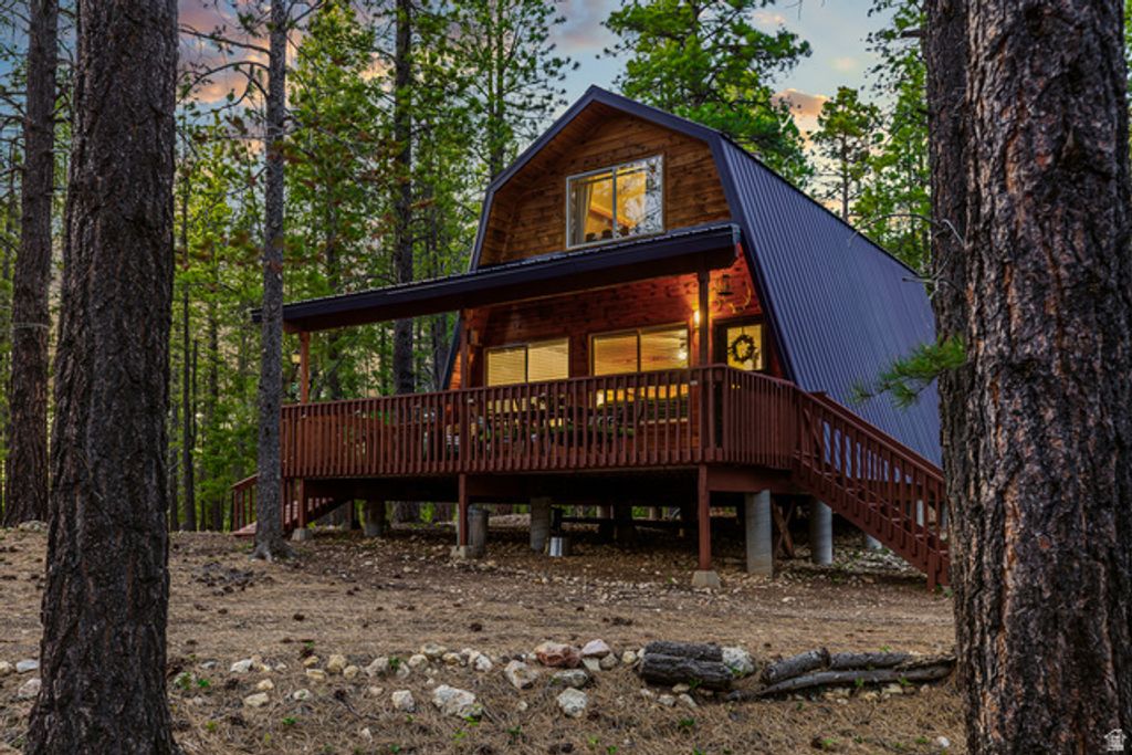 Image 24 of property listing at 1250 N PIUTE DR, Kanab, UT 84741