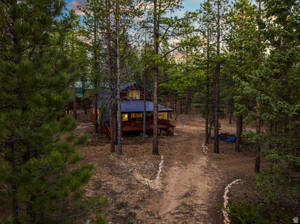 Image 27 of property listing at 1250 N PIUTE DR, Kanab, UT 84741