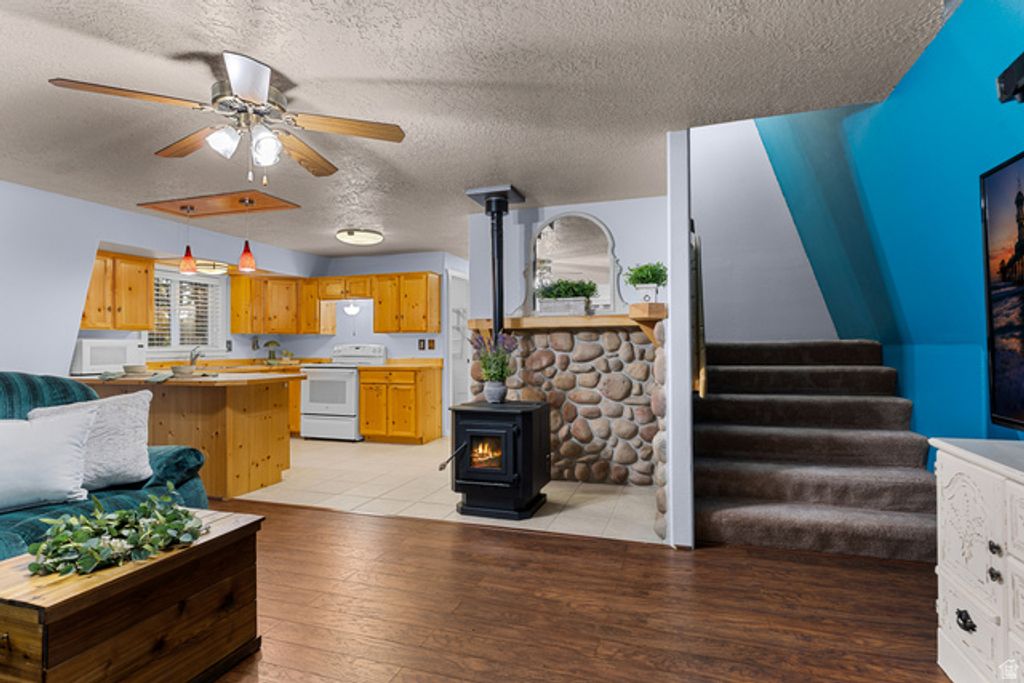 Image 5 of property listing at 1250 N PIUTE DR, Kanab, UT 84741